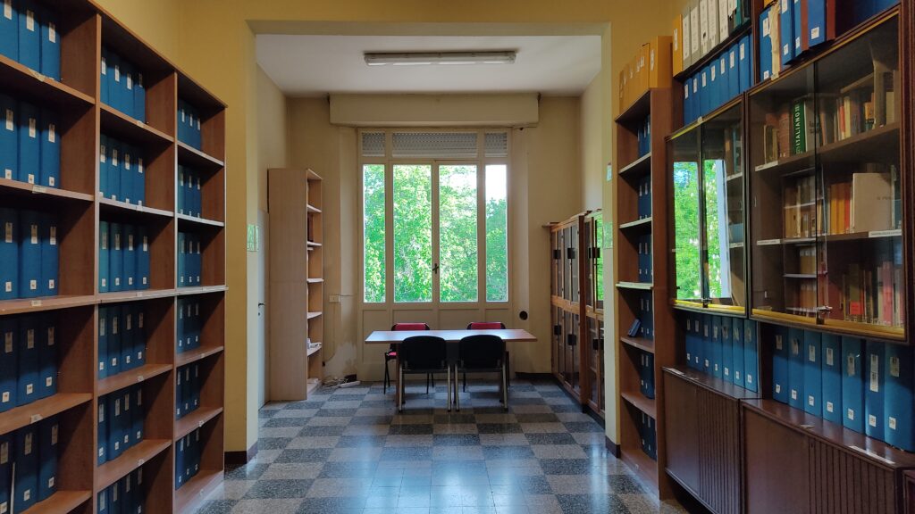 biblioteca -la sala oggi